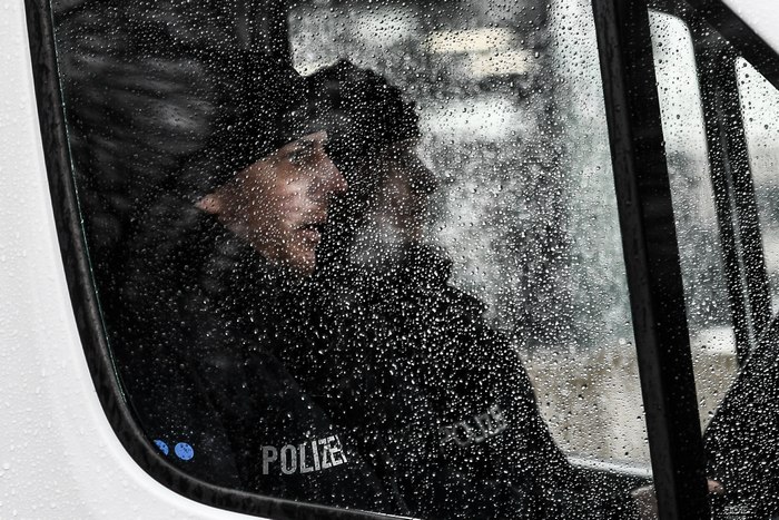 При рутинна проверка на документите тази нощ в Германия са